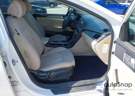 2016 Hyundai Sonata Hybrid Se z USA, uszkodzony, nr VIN KMHE24L12GA036395